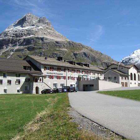 Gasthaus & Hotel Berninahaus Понтрезина Екстериор снимка