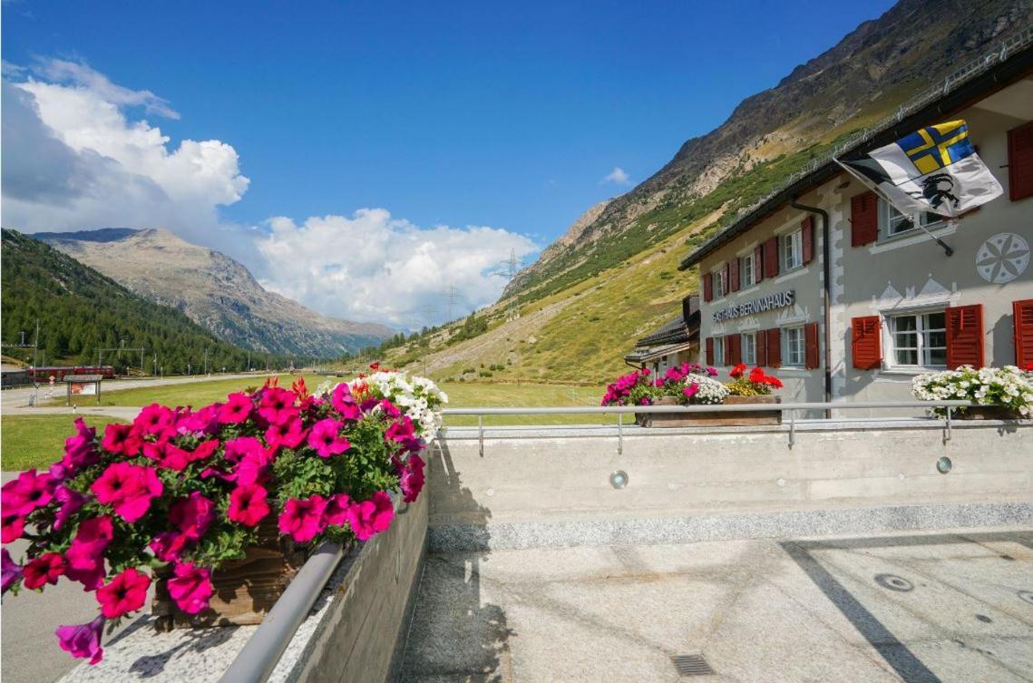 Gasthaus & Hotel Berninahaus Понтрезина Екстериор снимка